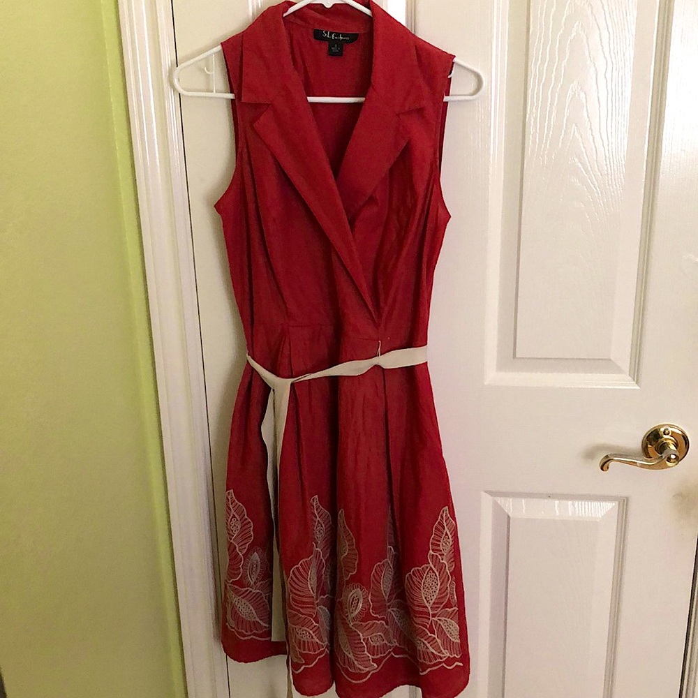 Size 8 salmon-colored sleeveless sundress